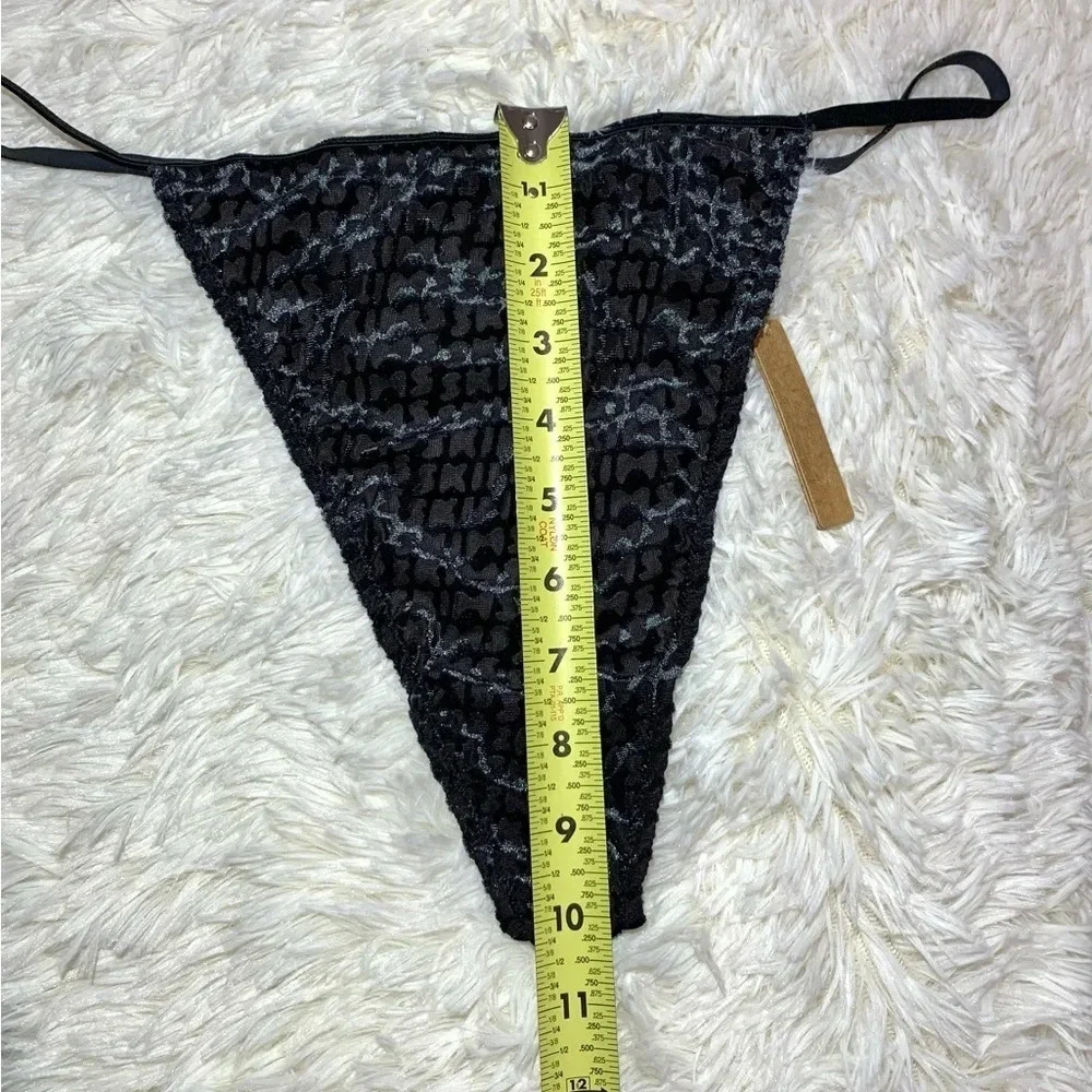 Skims Velvet String Thong, Black, 4X